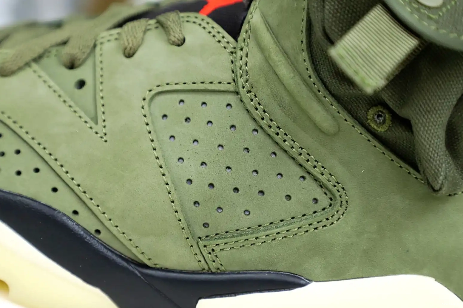 RETRO AIR 6 Kimikick 'OLIVE' TRAVIS SCOTT JORDAN X 0701